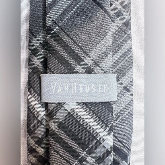 Van Heusen Men’s Classic Black/white/Gray Plaid Tie Office Preppy Corpcore - Picture 5 of 9